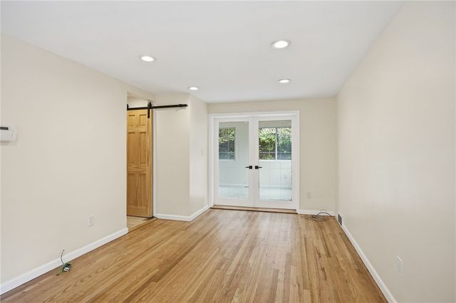 1126 Mifflin Rd, Lincoln Place, PA 15207