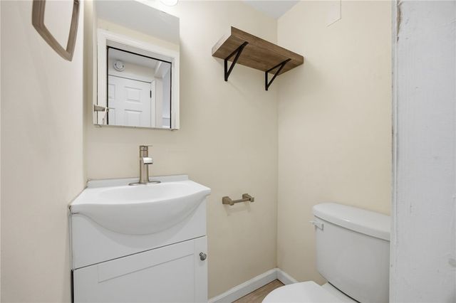 1126 Mifflin Rd, Lincoln Place, PA 15207