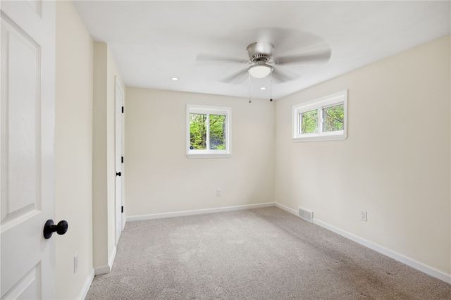 1126 Mifflin Rd, Lincoln Place, PA 15207