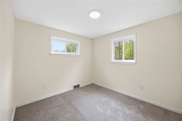1126 Mifflin Rd, Lincoln Place, PA 15207