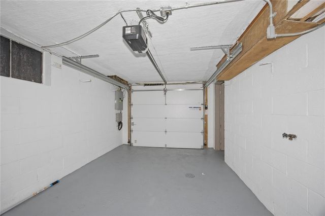 1126 Mifflin Rd, Lincoln Place, PA 15207