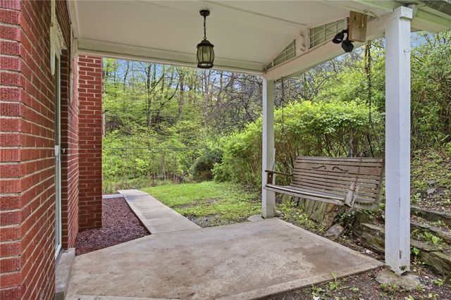 1126 Mifflin Rd, Lincoln Place, PA 15207