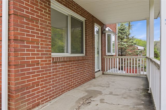 1126 Mifflin Rd, Lincoln Place, PA 15207