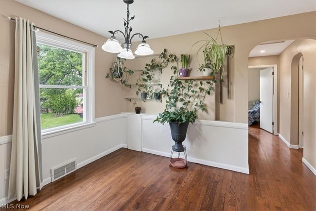 437 E Wilson Avenue, Girard, OH 44420
