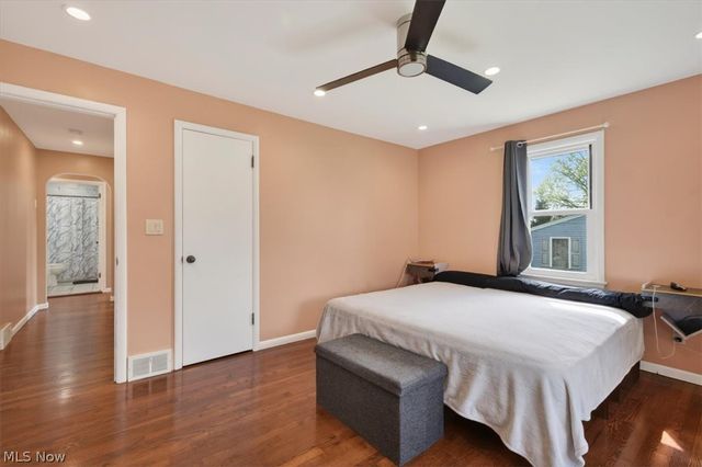437 E Wilson Avenue, Girard, OH 44420