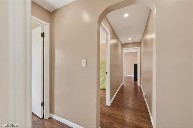 437 E Wilson Avenue, Girard, OH 44420