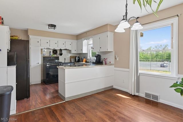 437 E Wilson Avenue, Girard, OH 44420