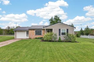 437 E Wilson Avenue, Girard, OH 44420