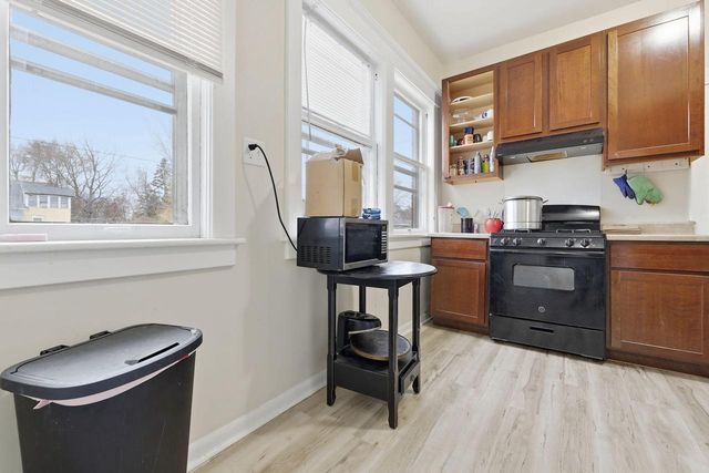 6101 18th AVENUE, Kenosha, WI 53143