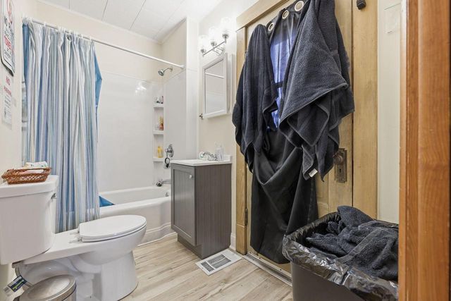 6101 18th AVENUE, Kenosha, WI 53143