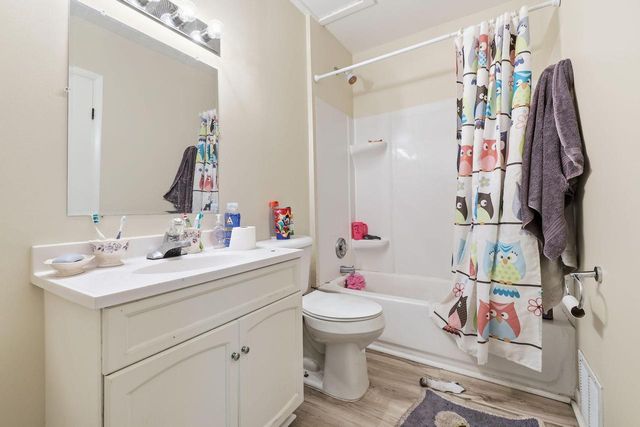 6101 18th AVENUE, Kenosha, WI 53143