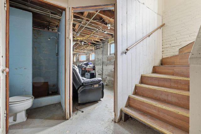 6101 18th AVENUE, Kenosha, WI 53143