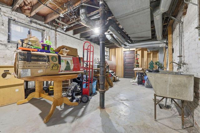 6101 18th AVENUE, Kenosha, WI 53143