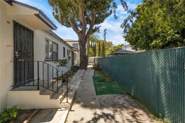 1515 N Hollywood, Burbank, CA 91505