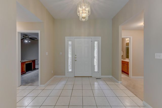626 Rescobie Drive, Schererville, IN 46375