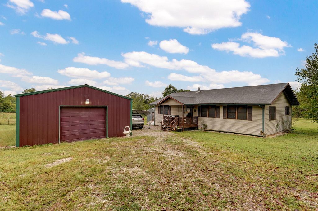 211 N Pacific Street, Urbana, MO 65767