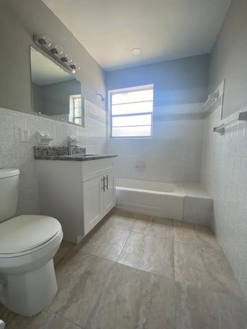 200 NE 43rd Street, Deerfield Beach, FL 33064