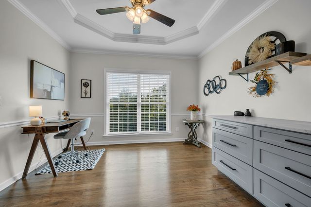170 Lena Loop, Burns, TN 37029