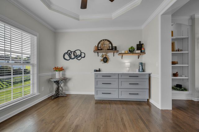 170 Lena Loop, Burns, TN 37029