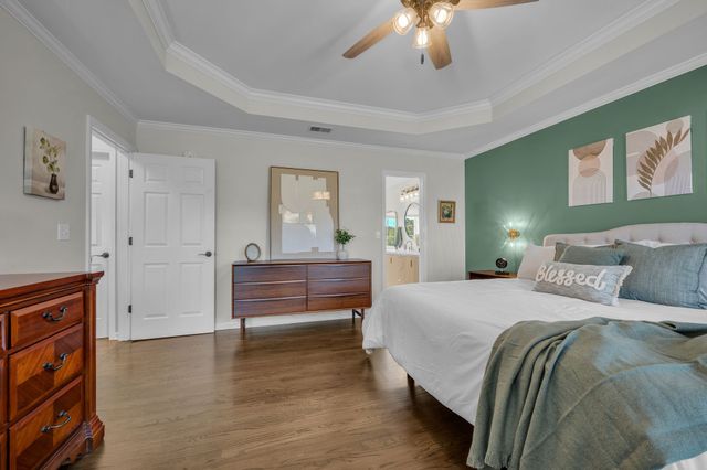 170 Lena Loop, Burns, TN 37029