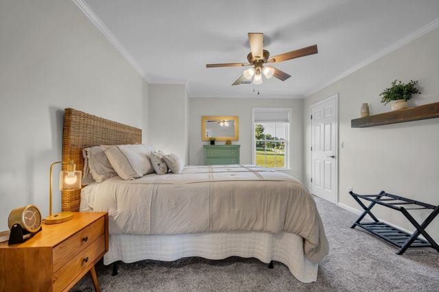 170 Lena Loop, Burns, TN 37029
