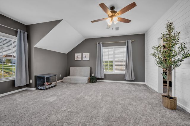 170 Lena Loop, Burns, TN 37029