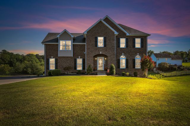 170 Lena Loop, Burns, TN 37029