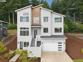 10025 Se NICHOLAS Dr, Happy Valley, OR 97086