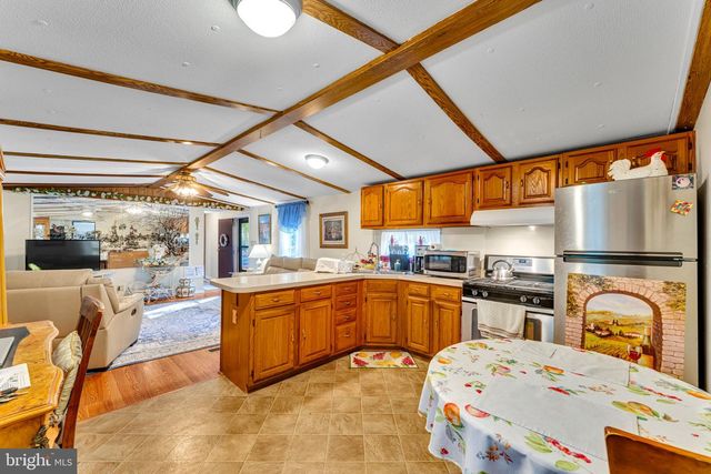 7701 RAYMOND DR, Millville, NJ 08332