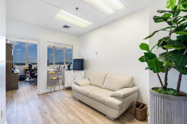 2455 E Sunrise Blvd CU9J, Fort Lauderdale, FL 33304
