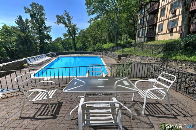 125 Warner Hill Road 100, Stratford, CT 06614