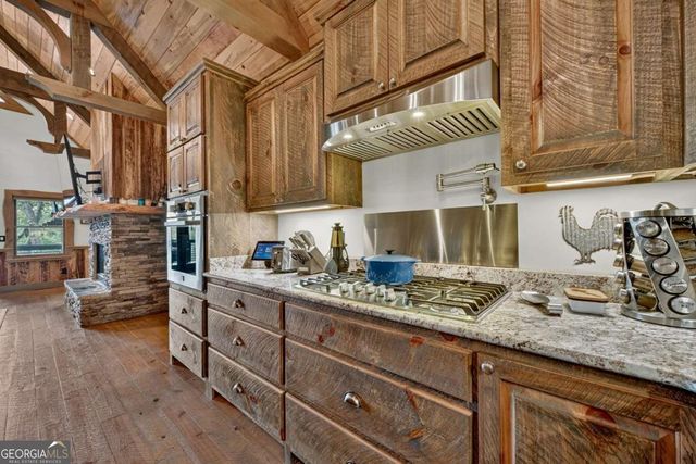 274 Hothouse Drive, Mineral Bluff, GA 30559