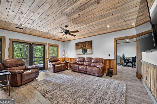 274 Hothouse Drive, Mineral Bluff, GA 30559