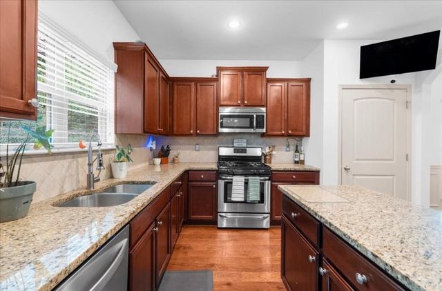 3920 Hunters Walk Way, Cumming, GA 30028
