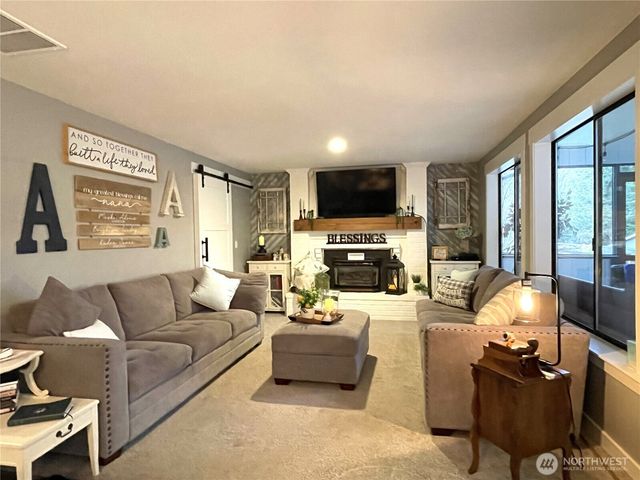 1203 25th Avenue SE, Puyallup, WA 98374