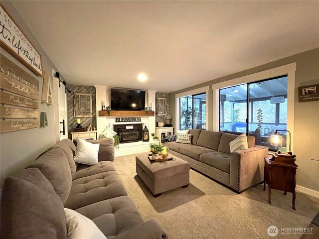 1203 25th Avenue SE, Puyallup, WA 98374