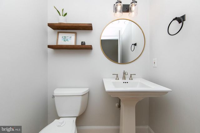 172 FEATHERBED LN, Pilesgrove, NJ 08098