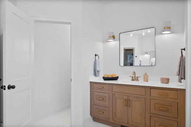 2030 Daniel Johnson Way, Clarksville, TN 37043