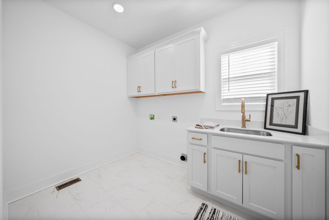 2030 Daniel Johnson Way, Clarksville, TN 37043