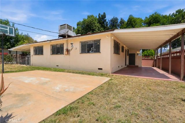 1569 W 16th Street, San Bernardino, CA 92411