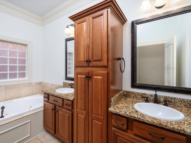 5906 Old Harding Pike, Nashville, TN 37205