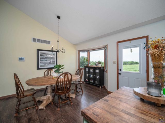 10727 SW Auburn RD, Wakarusa, KS 66546