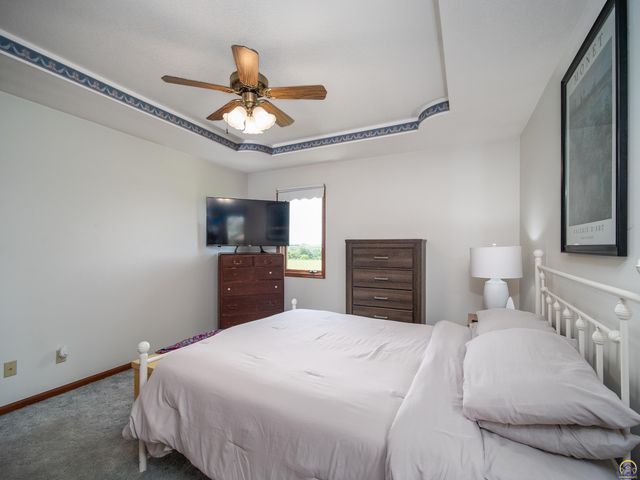 10727 SW Auburn RD, Wakarusa, KS 66546