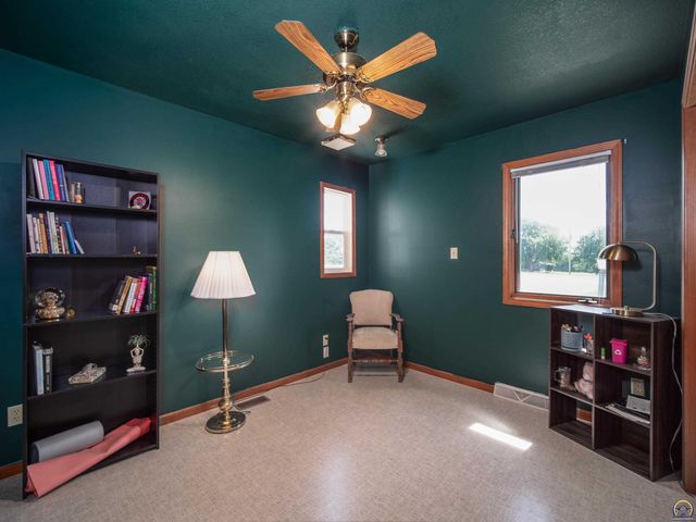10727 SW Auburn RD, Wakarusa, KS 66546