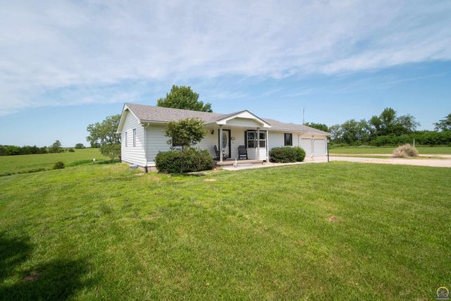 10727 SW Auburn RD, Wakarusa, KS 66546