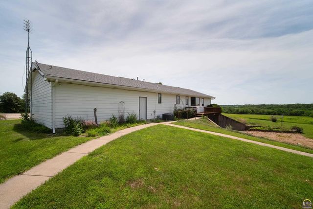 10727 SW Auburn RD, Wakarusa, KS 66546
