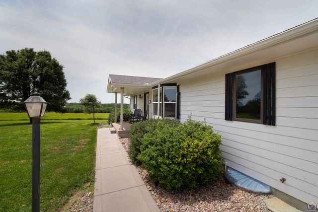 10727 SW Auburn RD, Wakarusa, KS 66546