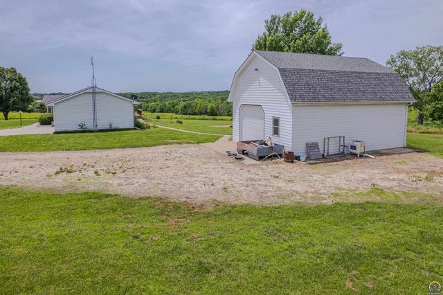 10727 SW Auburn RD, Wakarusa, KS 66546