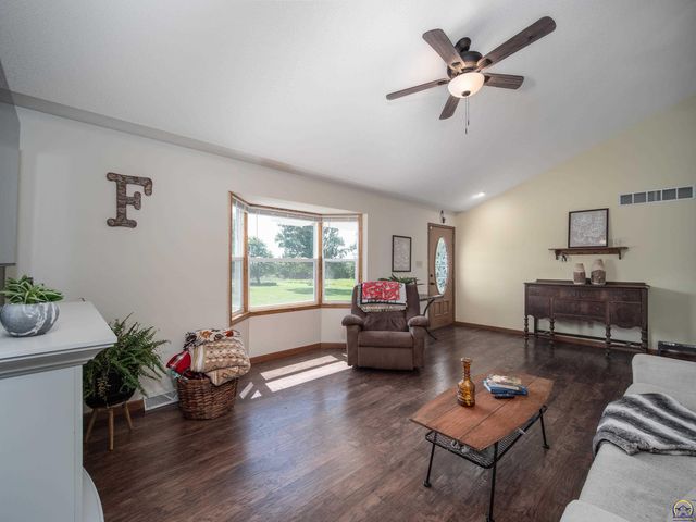 10727 SW Auburn RD, Wakarusa, KS 66546
