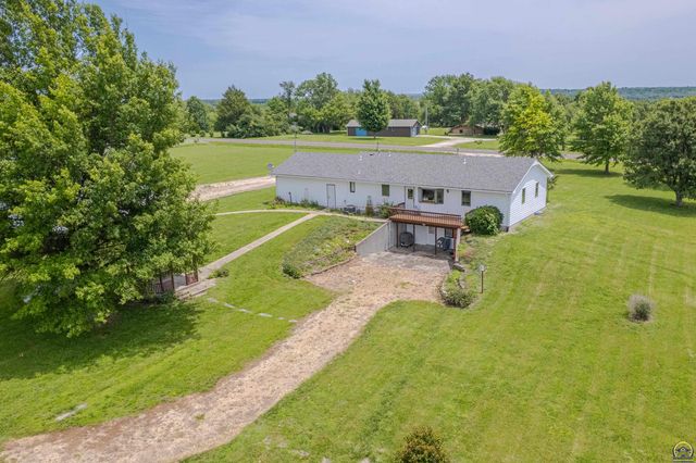 10727 SW Auburn RD, Wakarusa, KS 66546
